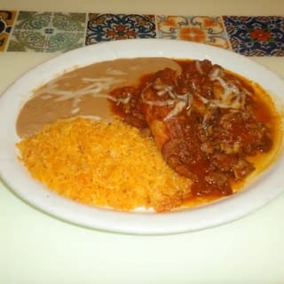 I. Dos Tamales Con Chile Con Carne / I. Two Tamales with Chile Con Carne