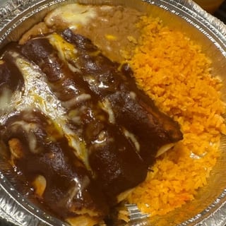 Enchiladas Con Mole
