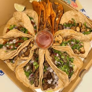 TAQUIZA (12 STREET TACOS).